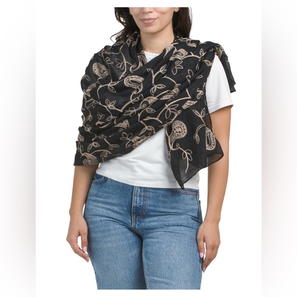 JESSICA MCCLINTOCK Embroidery All Over Paisley Shawl